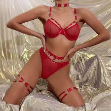 SET LENJERIE FORMAT DIN 4 PIESE, ROSU