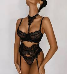 SET LENJERIE  DIN 4 PIESE SEXY NEGRU